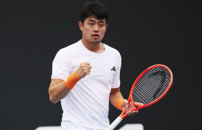 直落两盘横扫！吴易昺澳网资格赛再胜一场，重返正赛一步之遥